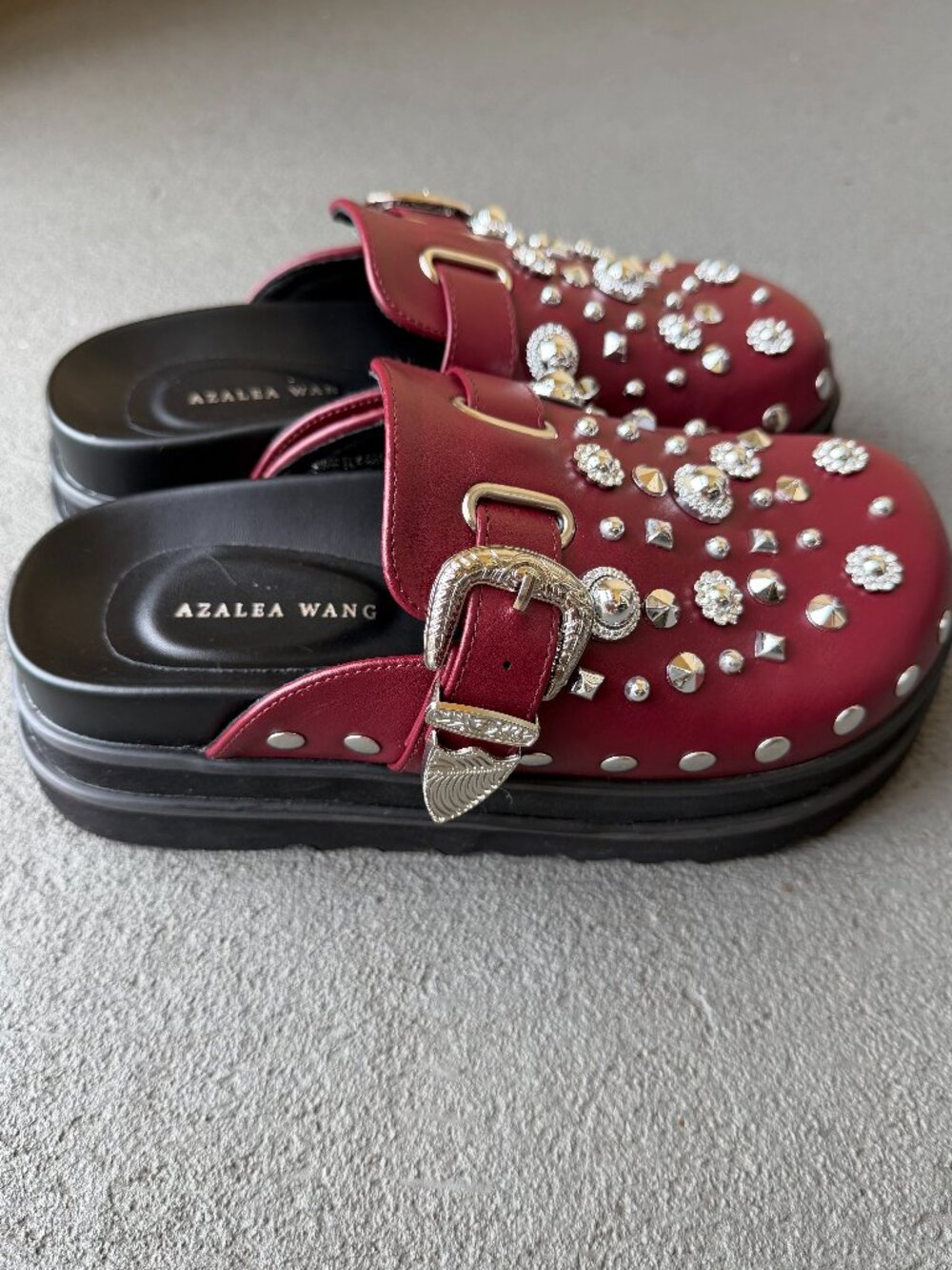 Azalea Wang Swiftly Burgundy Studded Platform Clog Mules Casual NWOB - Picture 7 of 9